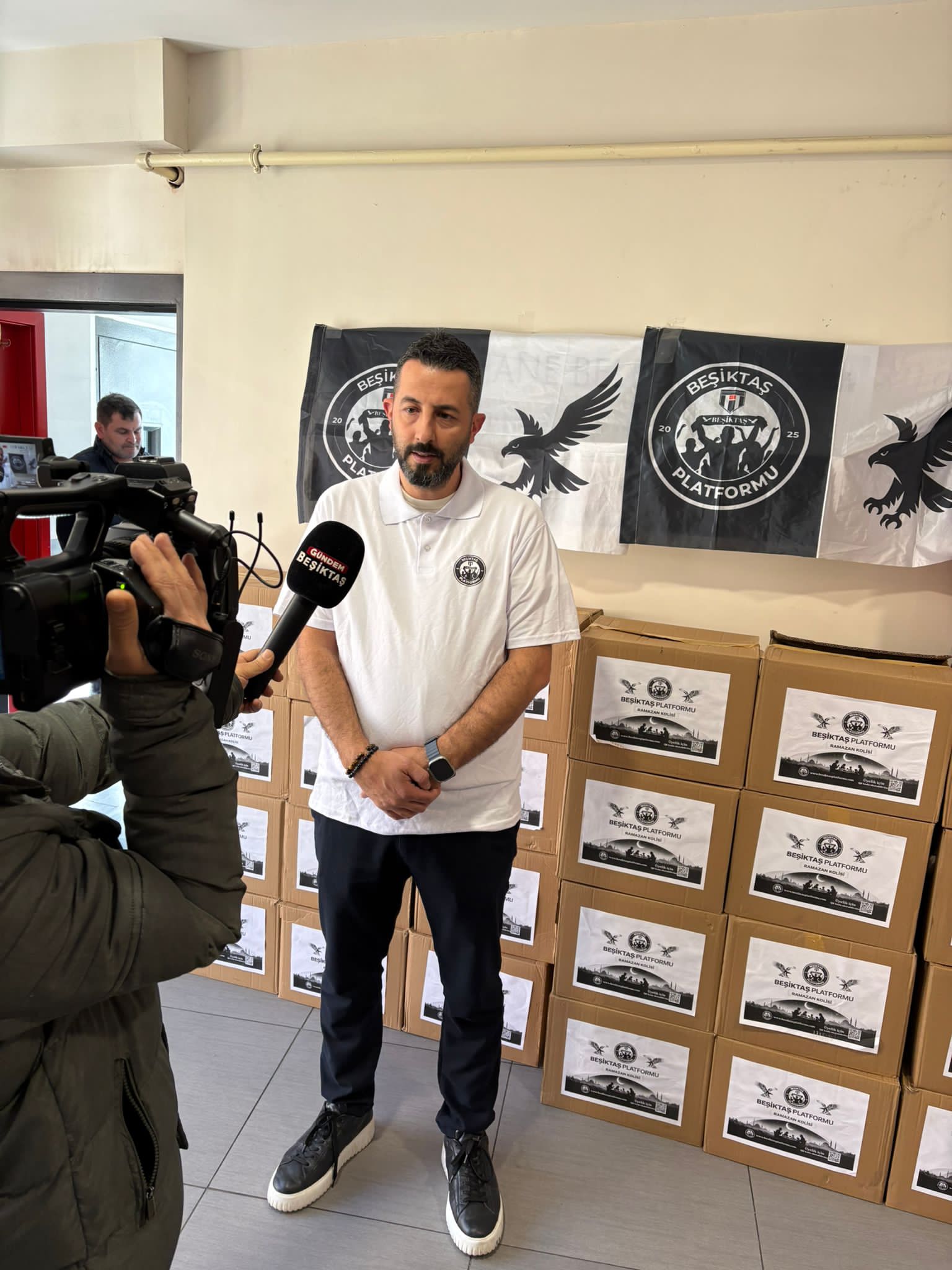 Kağıthanede Ramazan Kolisi dağıttık