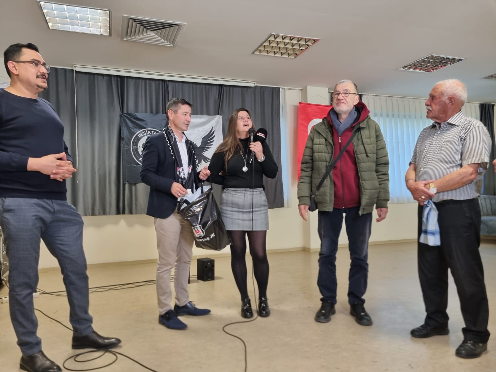 Huzur evinde B&uuml;y&uuml;klerimizide Unutmadık