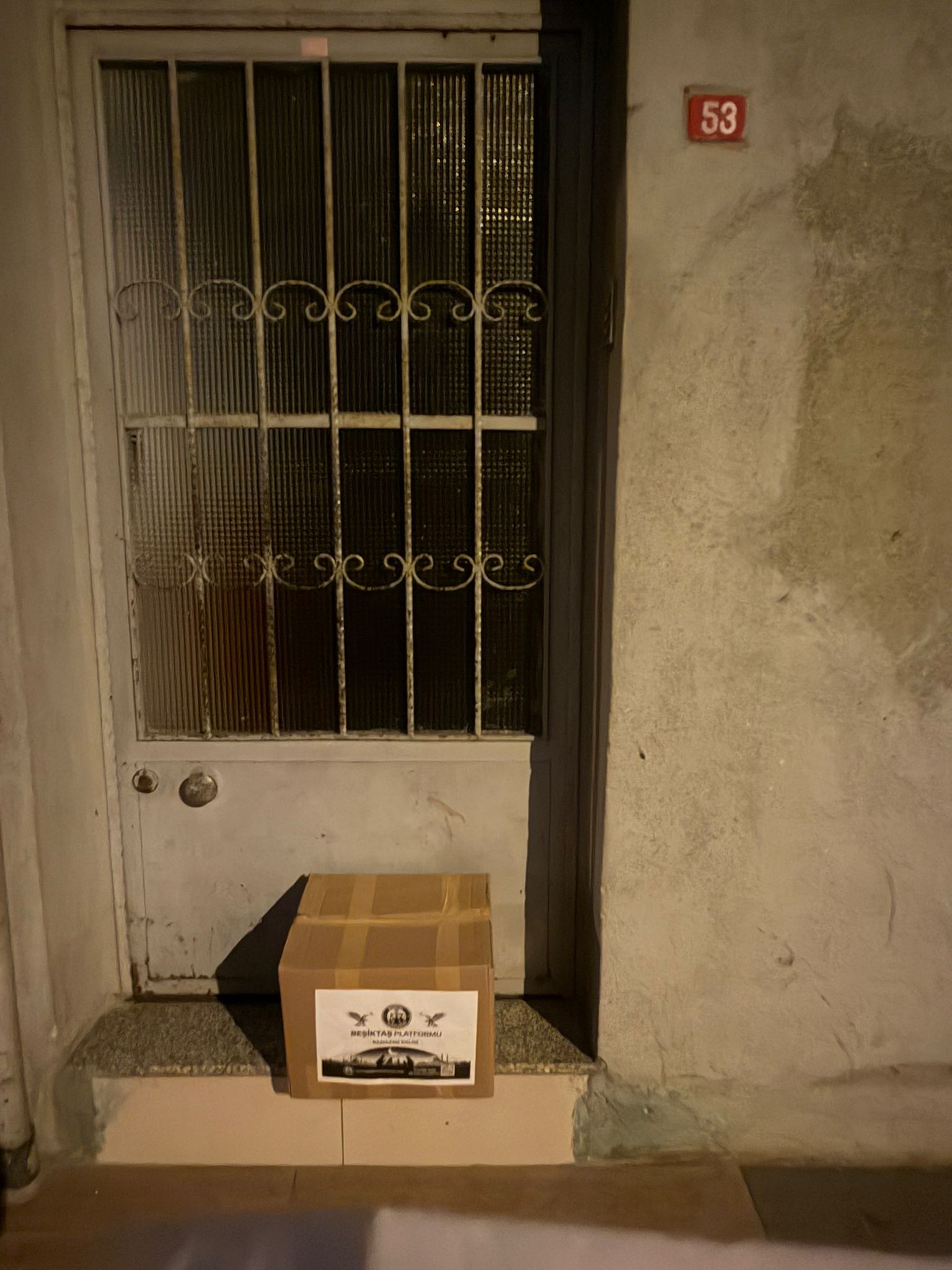 &Uuml;mraniye  de Sokak Sokak Ramazan Kolisi Dağıttık 